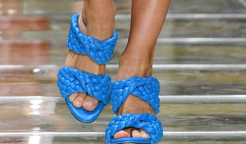 Fashionable summer sandals this season: trends, shapes, novelties, photos