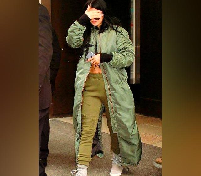 Stylish Women Outfits With Yeezy Sneakers